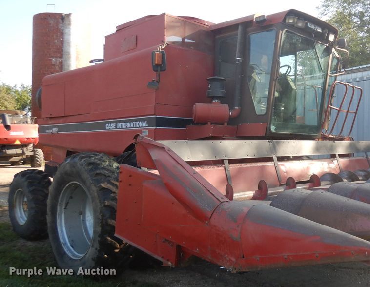 image for item HV9775 Case IH 1680 RWA combine