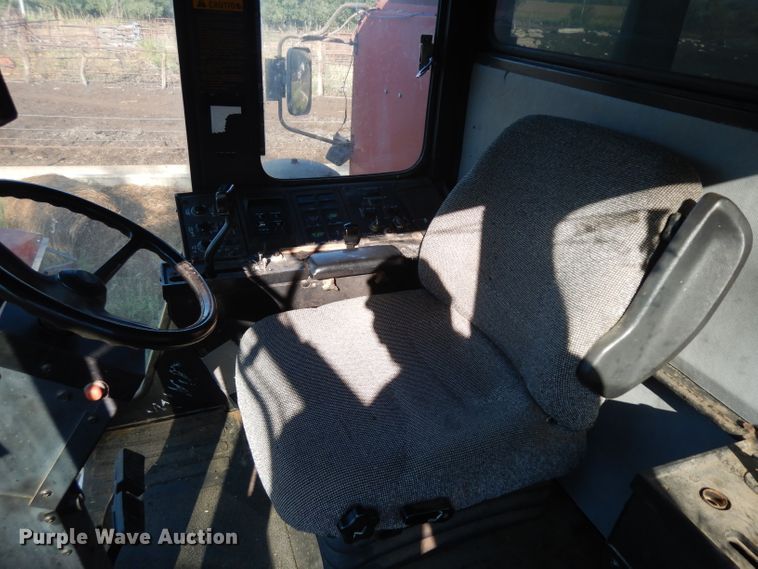 image for item HV9775 Case IH 1680 RWA combine