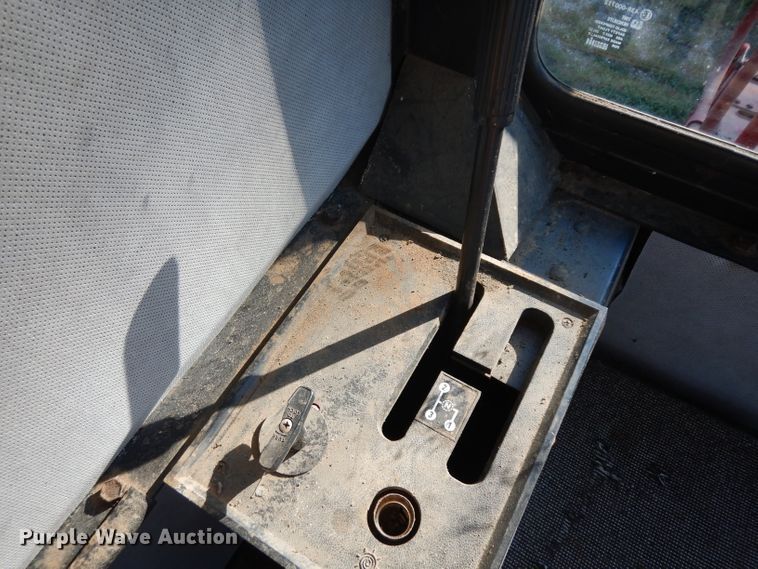 image for item HV9775 Case IH 1680 RWA combine