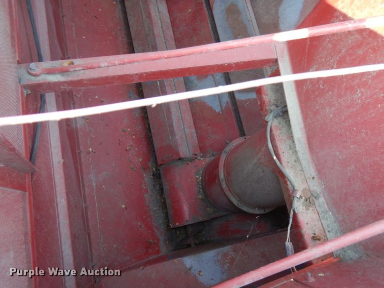 image for item HV9775 Case IH 1680 RWA combine