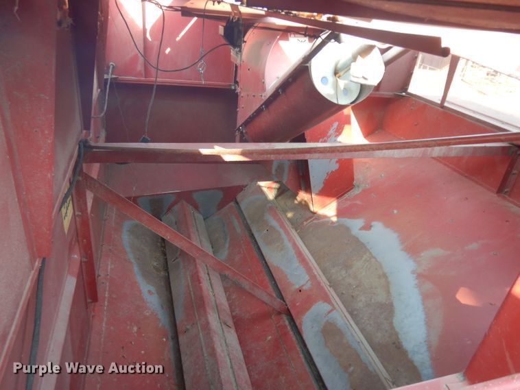 image for item HV9775 Case IH 1680 RWA combine