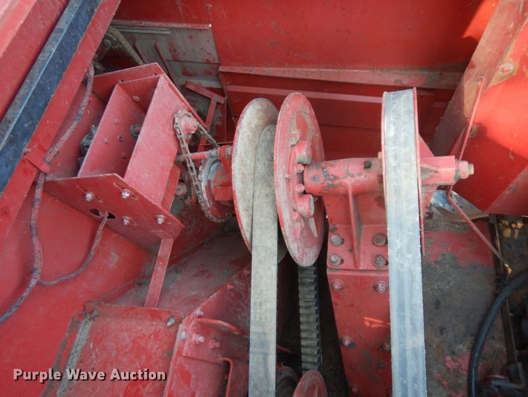 image for item HV9775 Case IH 1680 RWA combine