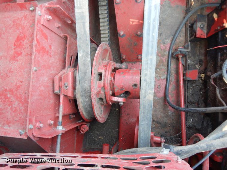 image for item HV9775 Case IH 1680 RWA combine