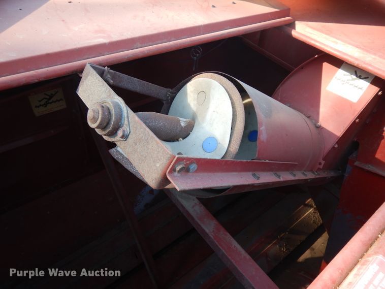 image for item HV9775 Case IH 1680 RWA combine