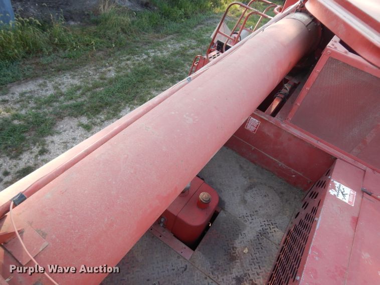 image for item HV9775 Case IH 1680 RWA combine