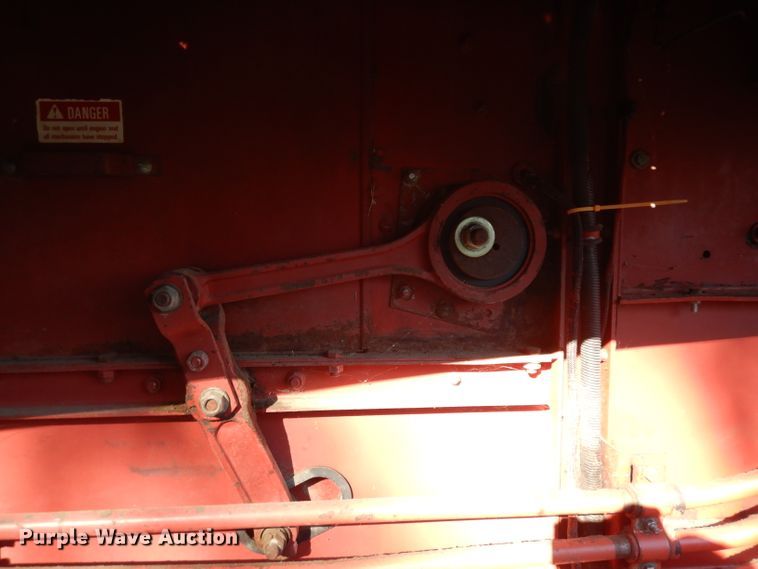 image for item HV9775 Case IH 1680 RWA combine