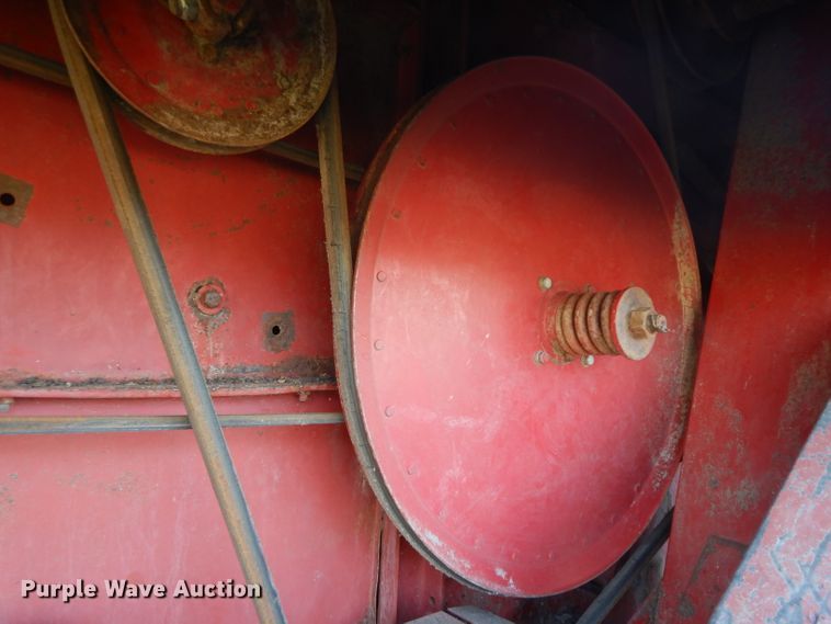 image for item HV9775 Case IH 1680 RWA combine