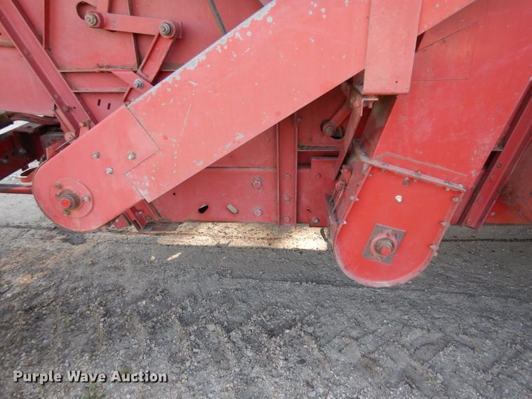 image for item HV9775 Case IH 1680 RWA combine