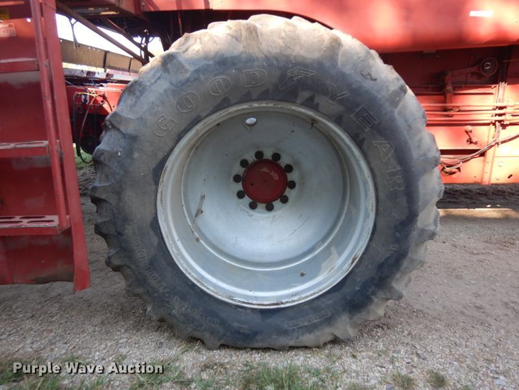 image for item HV9775 Case IH 1680 RWA combine