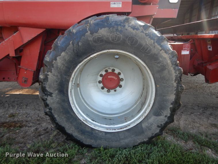 image for item HV9775 Case IH 1680 RWA combine