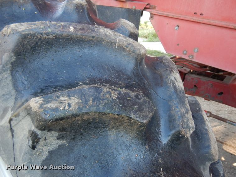 image for item HV9775 Case IH 1680 RWA combine