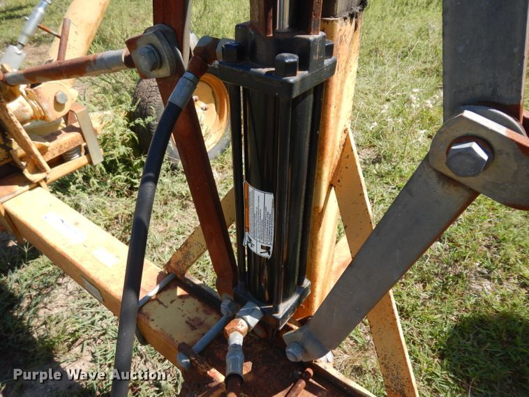 image for item HV9788 Vermeer WR22 hay rake