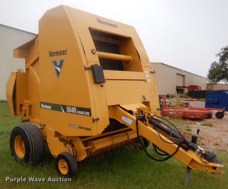 image for item HW9250 2018 Vermeer 504R  round baler
