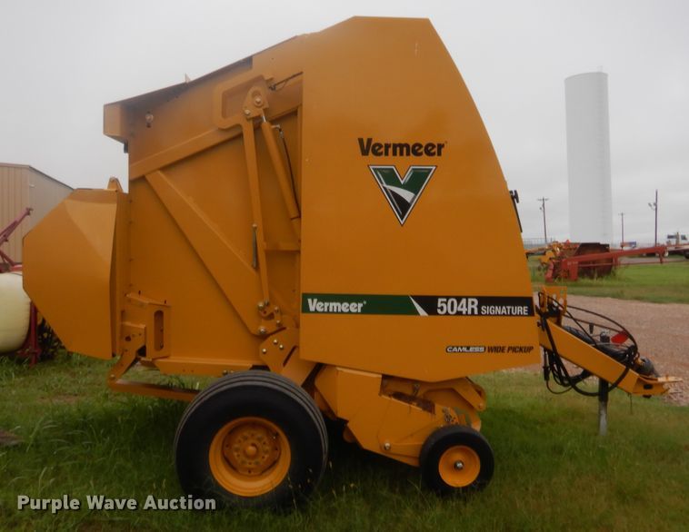 image for item HW9250 2018 Vermeer 504R  round baler