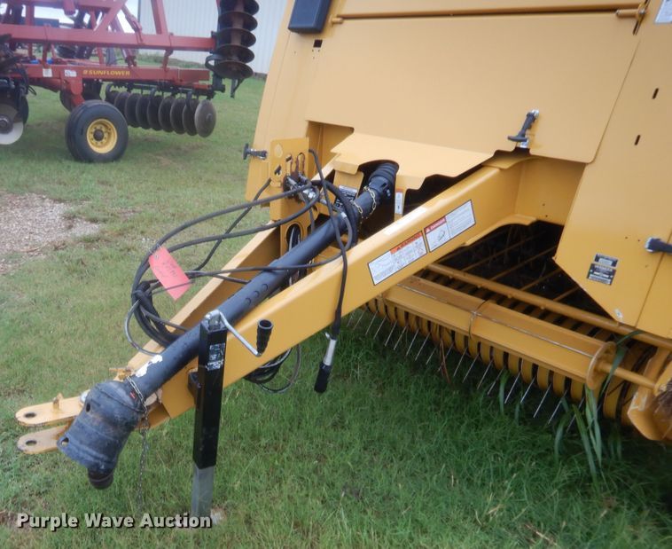 image for item HW9250 2018 Vermeer 504R  round baler