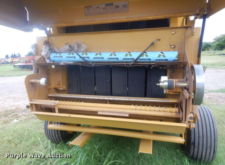 image for item HW9250 2018 Vermeer 504R  round baler