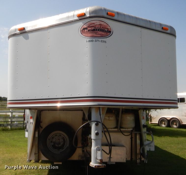 image for item HW9261 2000 Sundowner livestock trailer