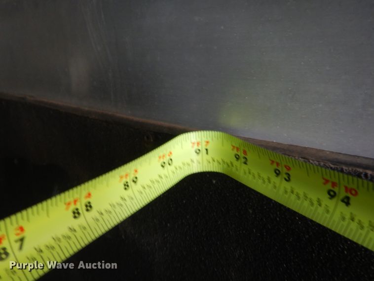 image for item HW9261 2000 Sundowner livestock trailer