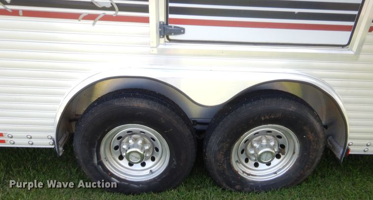image for item HW9261 2000 Sundowner livestock trailer