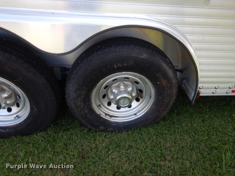 image for item HW9261 2000 Sundowner livestock trailer