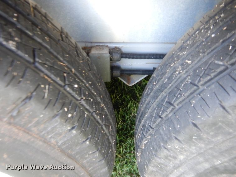 image for item HW9261 2000 Sundowner livestock trailer