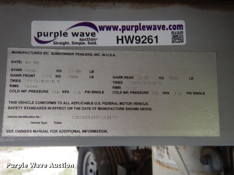 image for item HW9261 2000 Sundowner livestock trailer