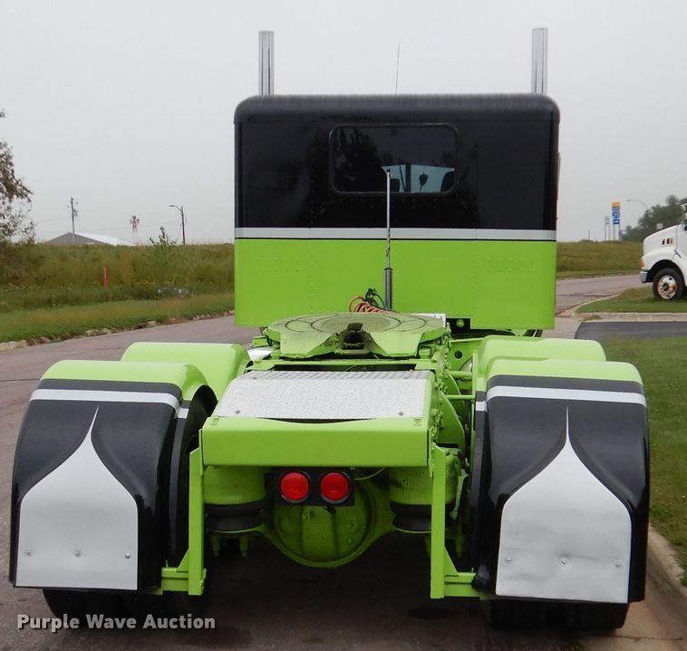 image for item AF9981 1993 Peterbilt 379  semi truck