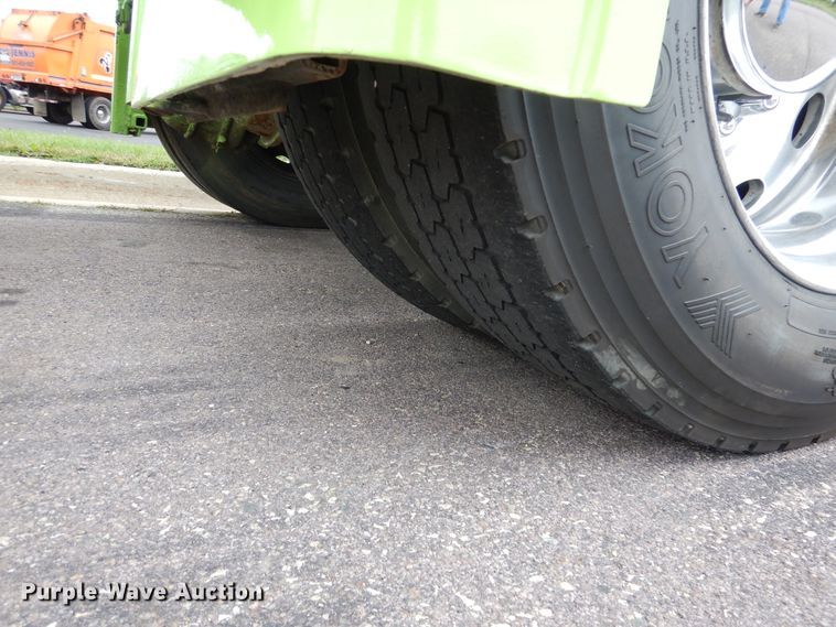 image for item AF9981 1993 Peterbilt 379  semi truck