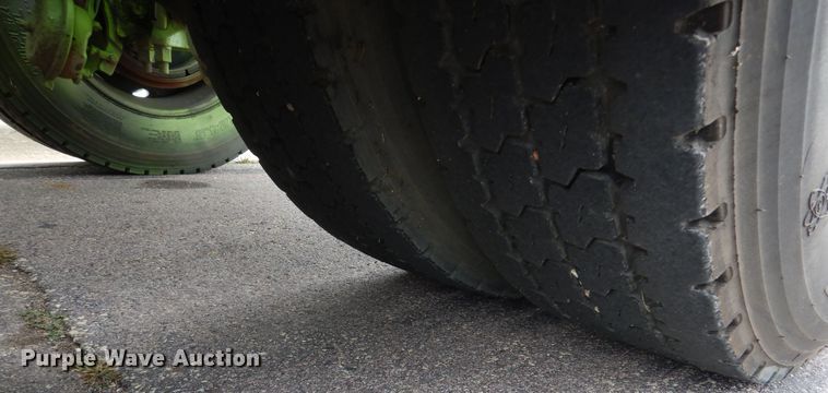 image for item AF9981 1993 Peterbilt 379  semi truck