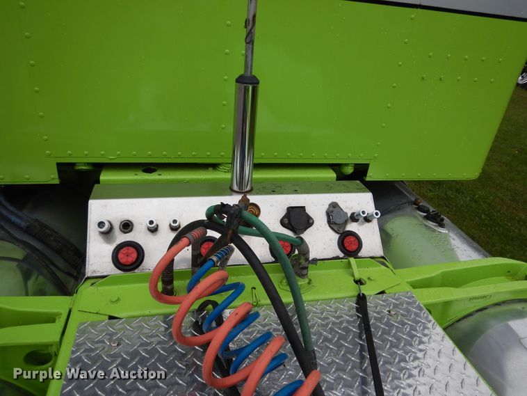 image for item AF9981 1993 Peterbilt 379  semi truck