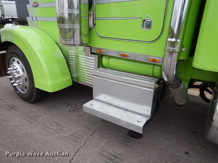 image for item AF9981 1993 Peterbilt 379  semi truck