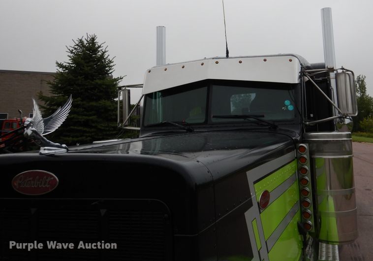 image for item AF9981 1993 Peterbilt 379  semi truck
