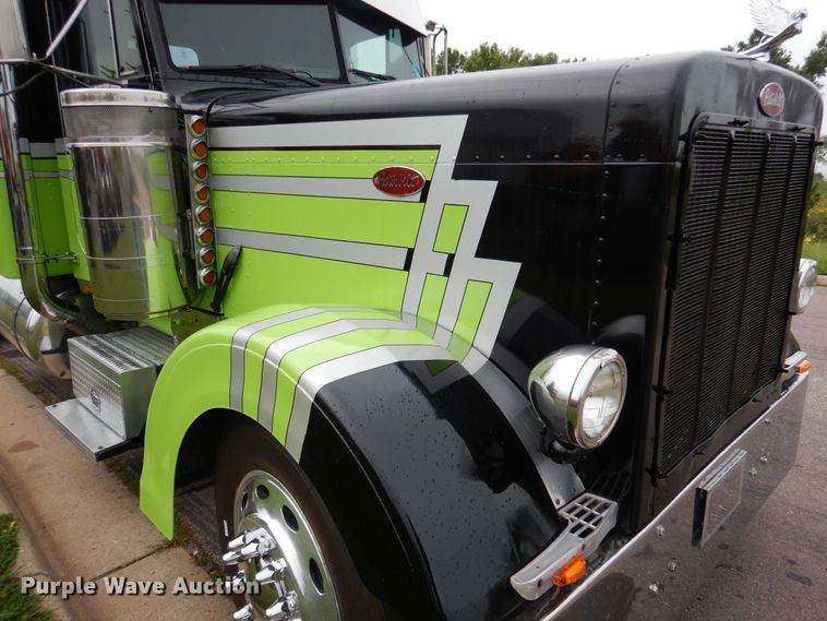 image for item AF9981 1993 Peterbilt 379  semi truck