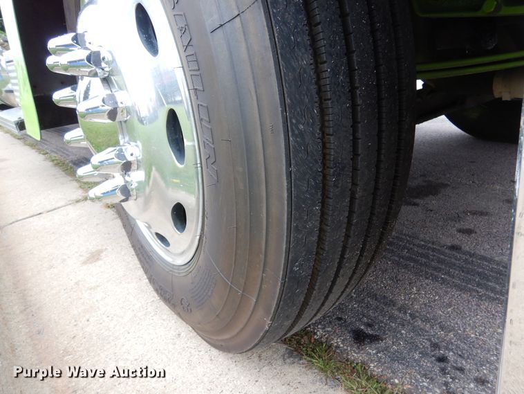 image for item AF9981 1993 Peterbilt 379  semi truck