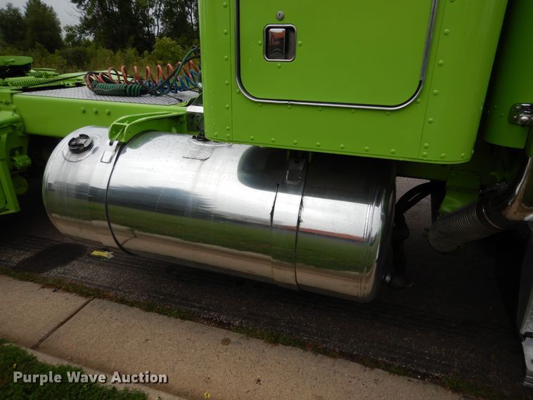 image for item AF9981 1993 Peterbilt 379  semi truck