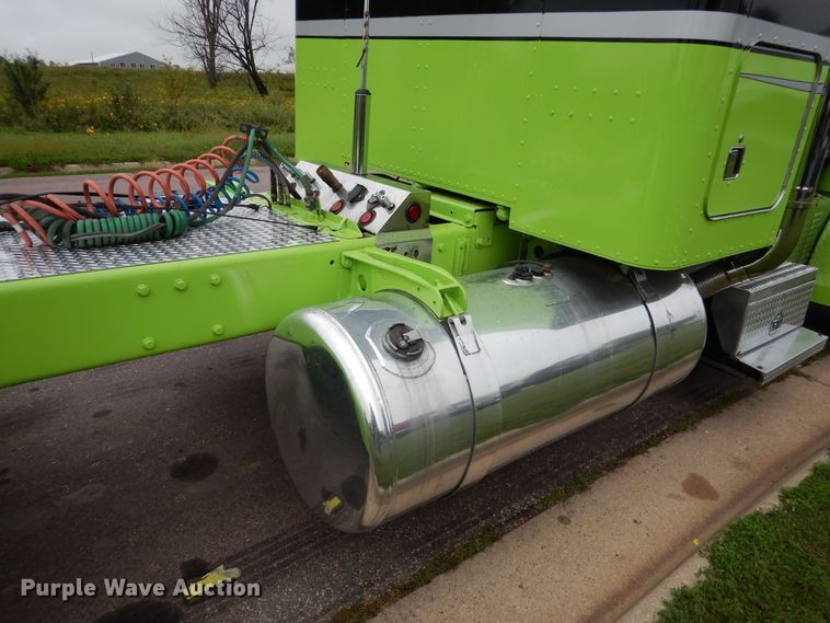 image for item AF9981 1993 Peterbilt 379  semi truck