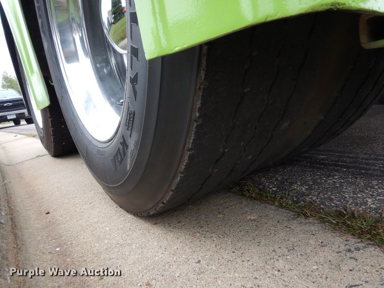 image for item AF9981 1993 Peterbilt 379  semi truck