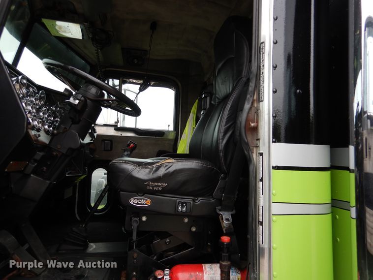 image for item AF9981 1993 Peterbilt 379  semi truck