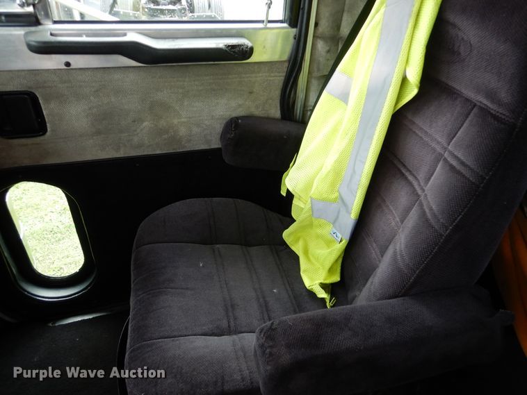 image for item AF9981 1993 Peterbilt 379  semi truck