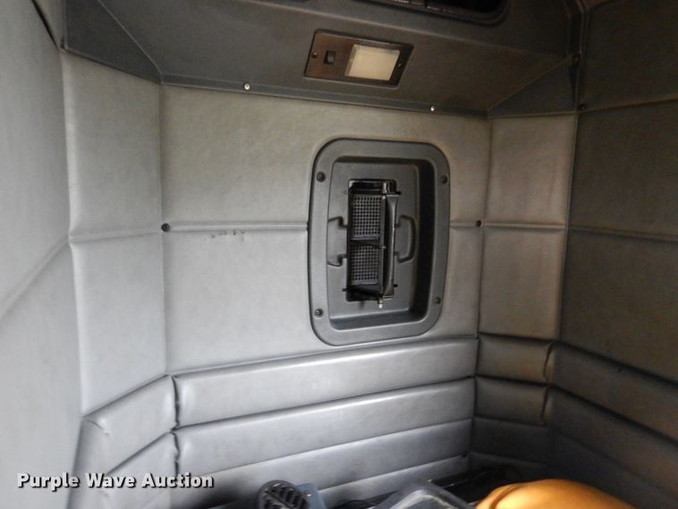 image for item AF9981 1993 Peterbilt 379  semi truck