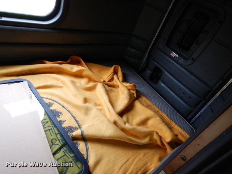 image for item AF9981 1993 Peterbilt 379  semi truck