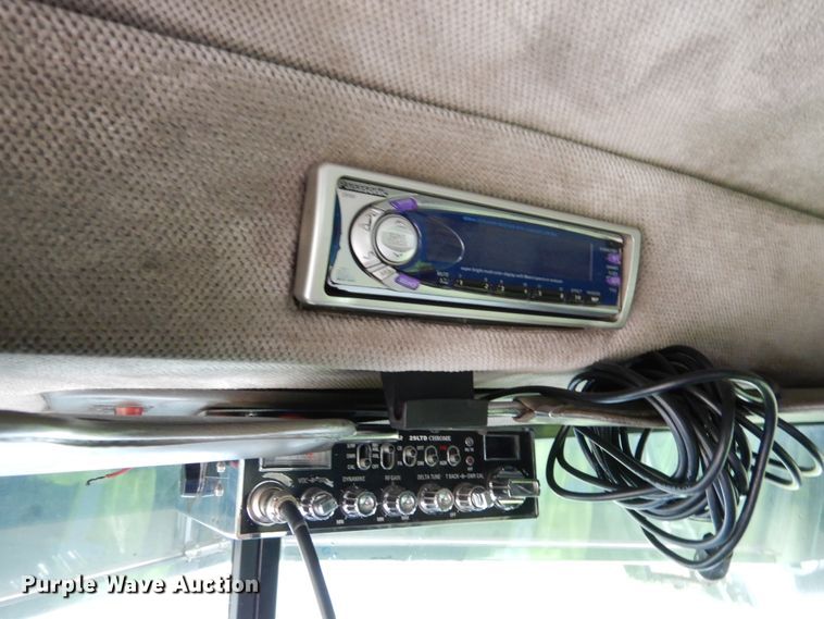 image for item AF9981 1993 Peterbilt 379  semi truck