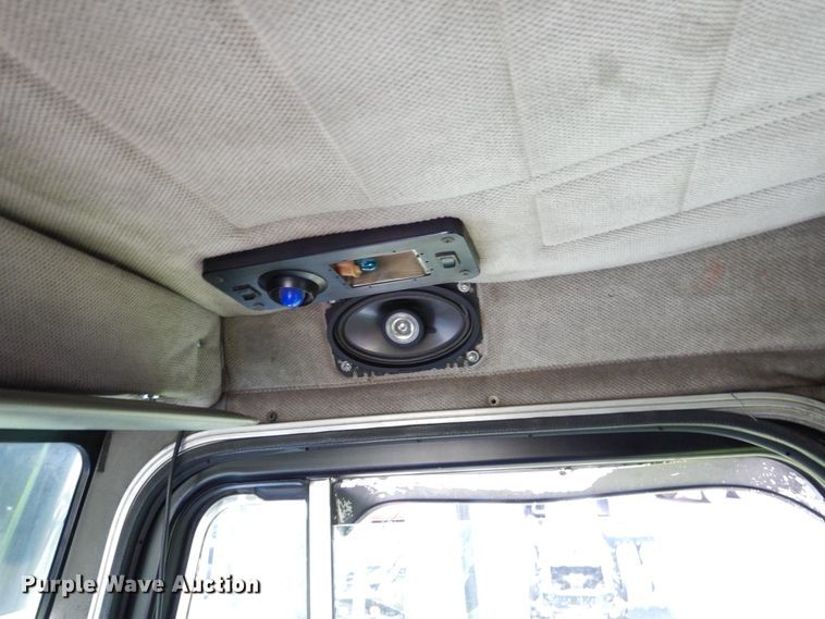 image for item AF9981 1993 Peterbilt 379  semi truck