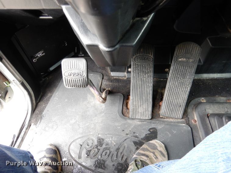 image for item AF9981 1993 Peterbilt 379  semi truck
