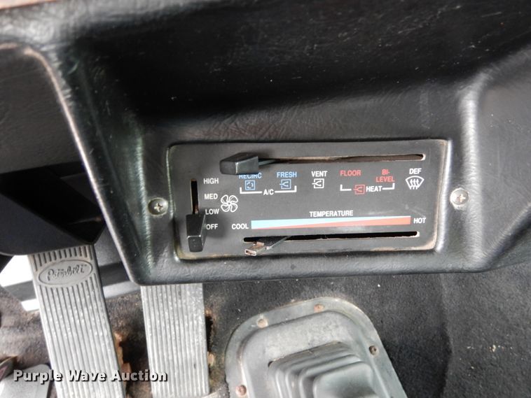 image for item AF9981 1993 Peterbilt 379  semi truck