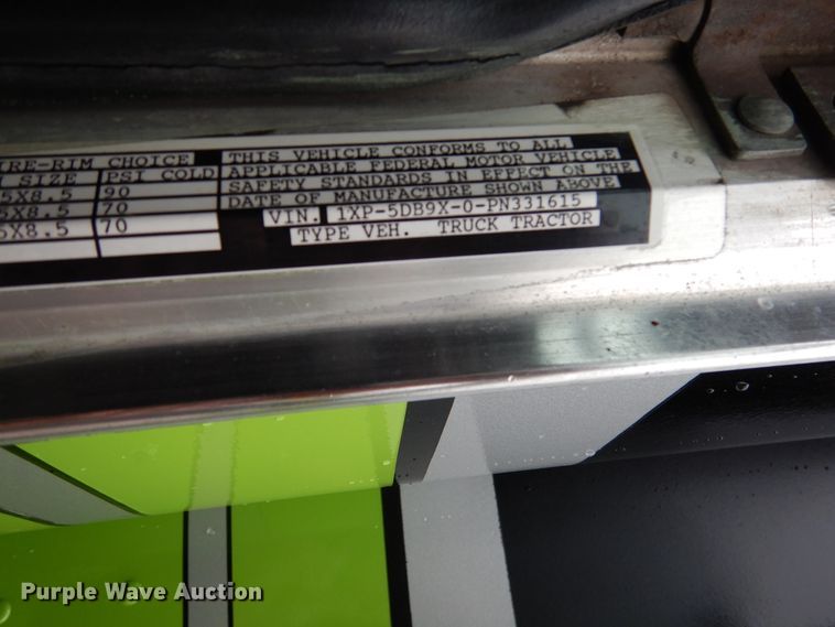 image for item AF9981 1993 Peterbilt 379  semi truck