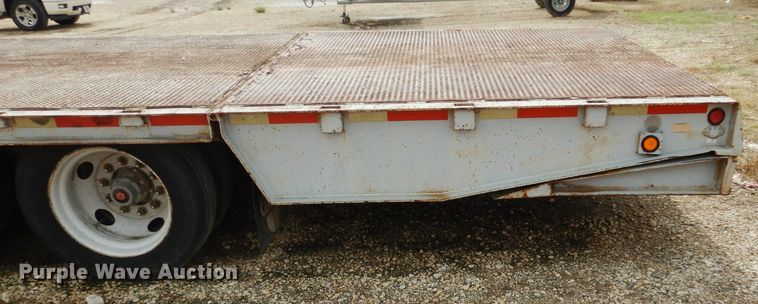 image for item DF2642 2000 Trail King TK70HT-482 drop deck equipment trailer