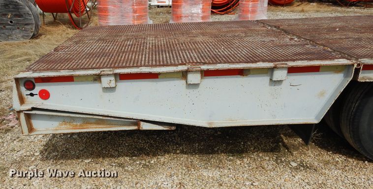 image for item DF2642 2000 Trail King TK70HT-482 drop deck equipment trailer