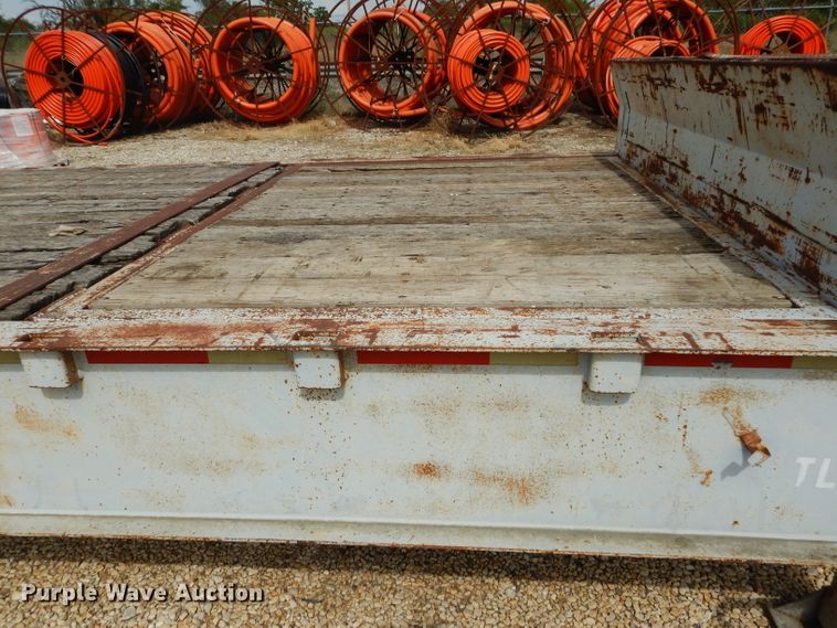 image for item DF2642 2000 Trail King TK70HT-482 drop deck equipment trailer