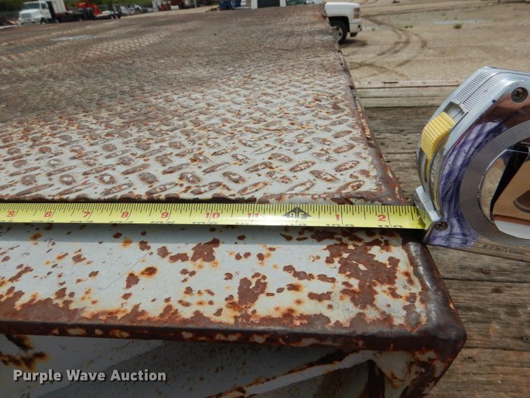 image for item DF2642 2000 Trail King TK70HT-482 drop deck equipment trailer